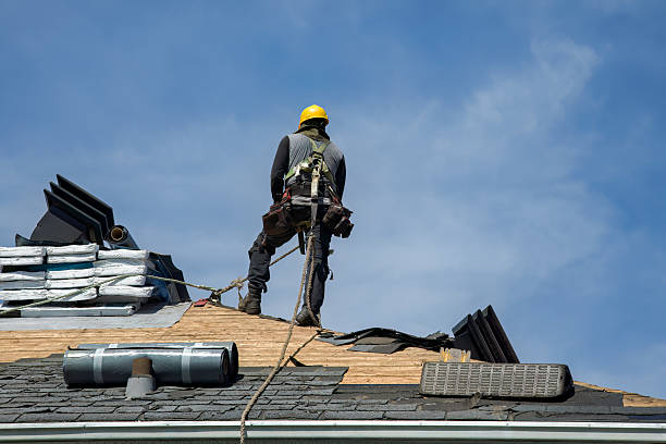 Professional Gutter Installation technician working in Derby, IA